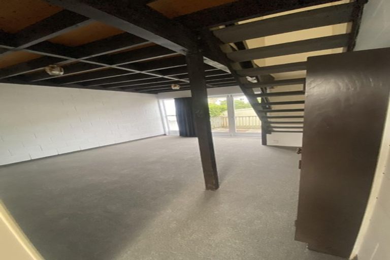 Photo of property in Paddington Apartments, 15u9 Mckinley Crescent, Brooklyn, Wellington, 6021