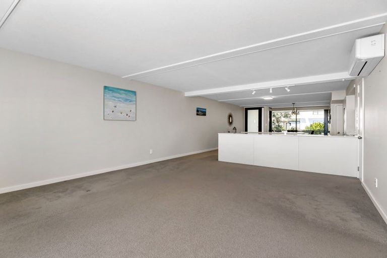 Photo of property in 3/10 Marine Parade, Mount Maunganui, 3116