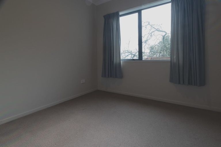 Photo of property in 86b Royal View Road, Te Atatu South, Auckland, 0610