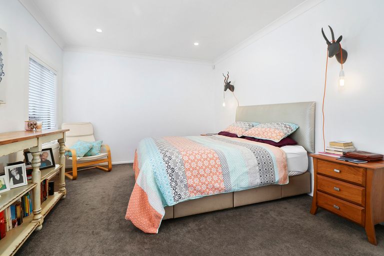 Photo of property in 71 Rosier Road, Glen Eden, Auckland, 0602