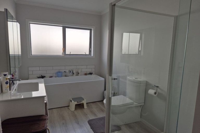 Photo of property in 18 Schooner Drive, Whitby, Porirua, 5024