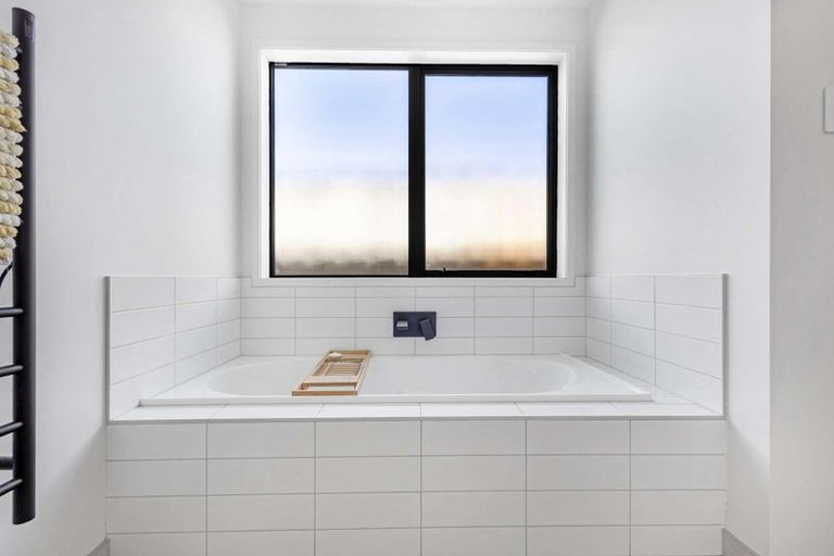 Photo of property in 3 Waitaha Place, Clive, 4102