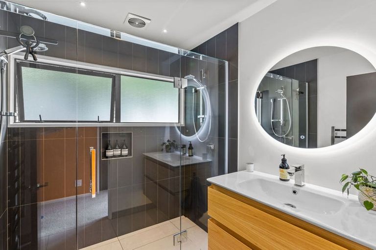 Photo of property in 1/33a Hackthorne Road, Cashmere, Christchurch, 8022