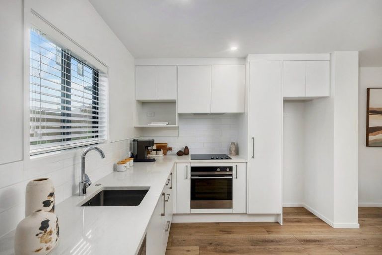Photo of property in 2c Stokes Avenue, Te Atatu Peninsula, Auckland, 0610