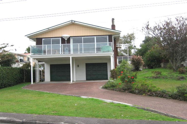 Photo of property in 4 Merchant Avenue, Te Atatu South, Auckland, 0610