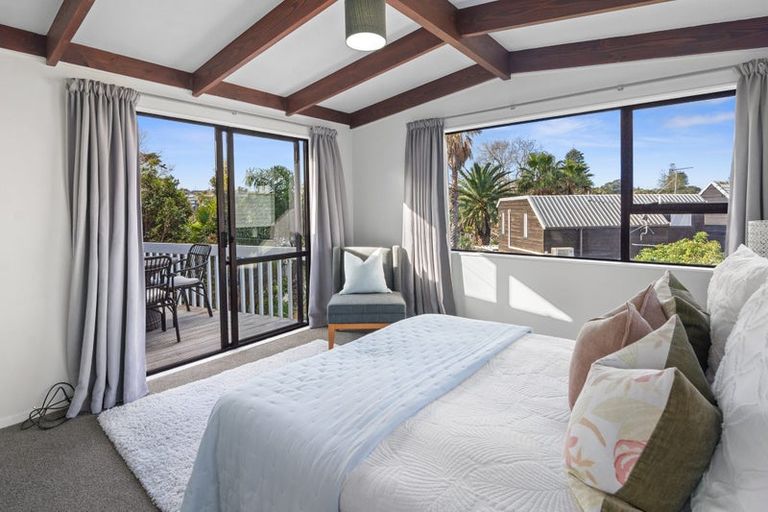 Photo of property in 7a Ellangowan Road, Waiake, Auckland, 0630