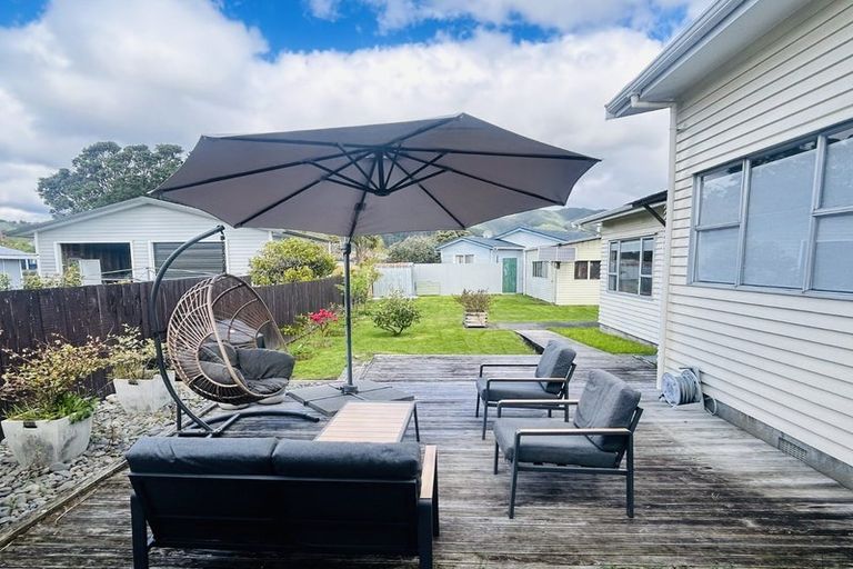 Photo of property in 18 Arawhata Road, Paraparaumu, 5032