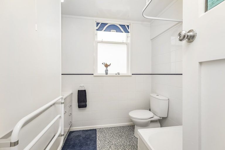 Photo of property in 9 Braithwaite Street, Karori, Wellington, 6012