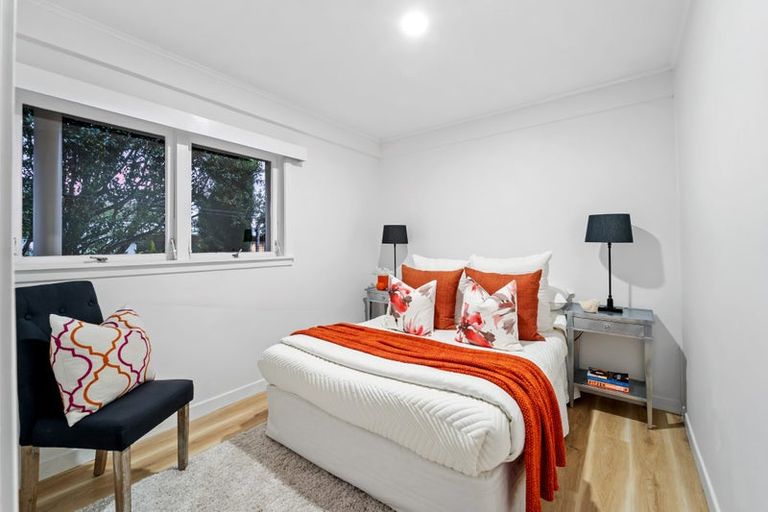 Photo of property in 3/5 Braemar Road, Castor Bay, Auckland, 0620