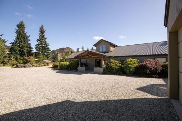 Photo of property in 18 Clan Mac Road, Albert Town, Wanaka, 9382