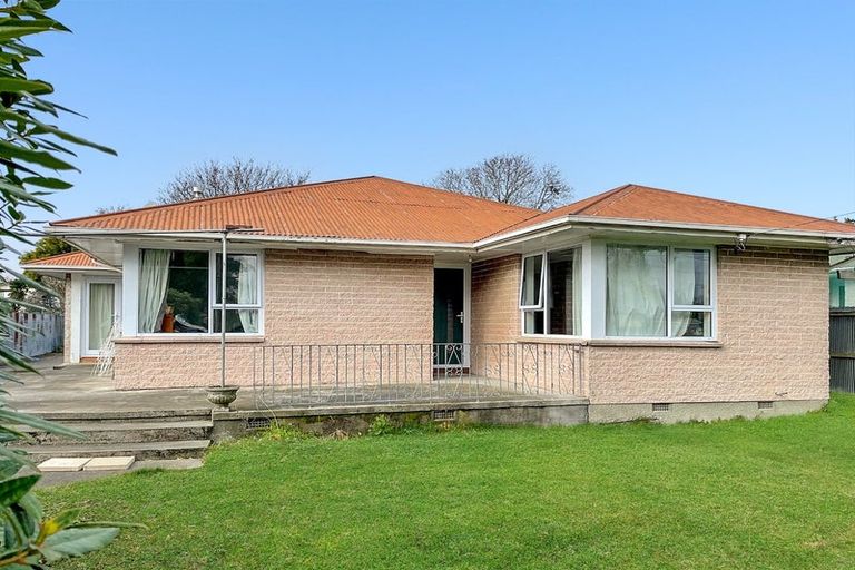 Photo of property in 84 Nortons Road, Avonhead, Christchurch, 8042