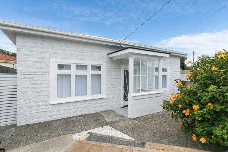 Photo of property in 40 Rua Street, Lyall Bay, Wellington, 6022