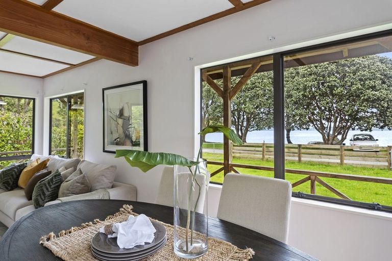 Photo of property in 80 Clinton Road, Tawharanui Peninsula, Matakana, 0986