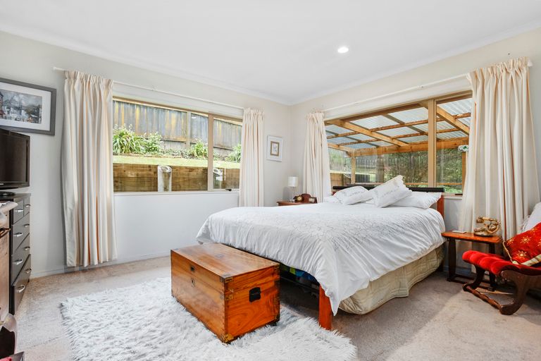 Photo of property in 1 Shah Place, Glen Eden, Auckland, 0602