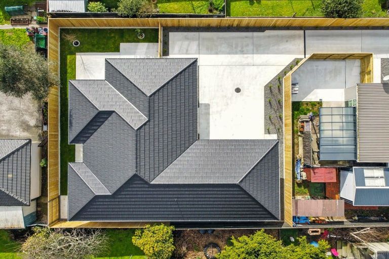 Photo of property in 21a Weraroa Road, Levin, 5510