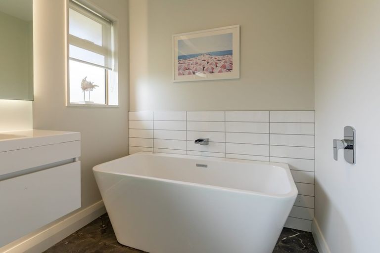 Photo of property in 4 Norglen Lane, Riverhead, 0820