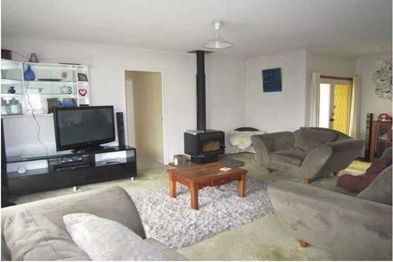 Photo of property in 4 Mildmay Road, Henderson, Auckland, 0610