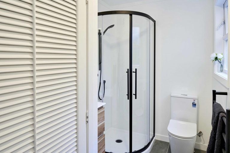 Photo of property in 24f1 Crieff Street, Northland, Wellington, 6012