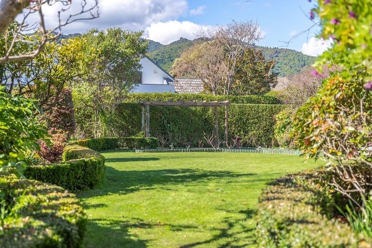 Photo of property in 428 Te Moana Road, Waikanae, 5036