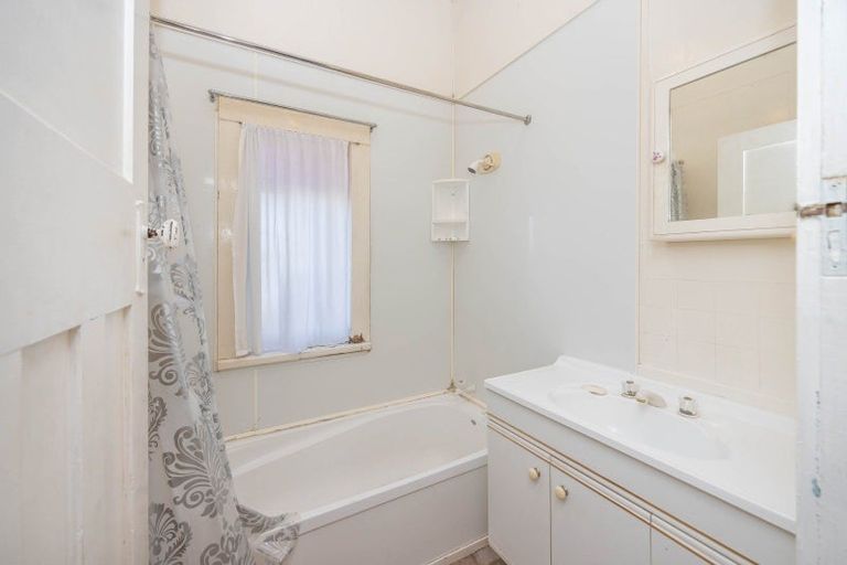 Photo of property in 194 Great South Road, Huntly, 3700
