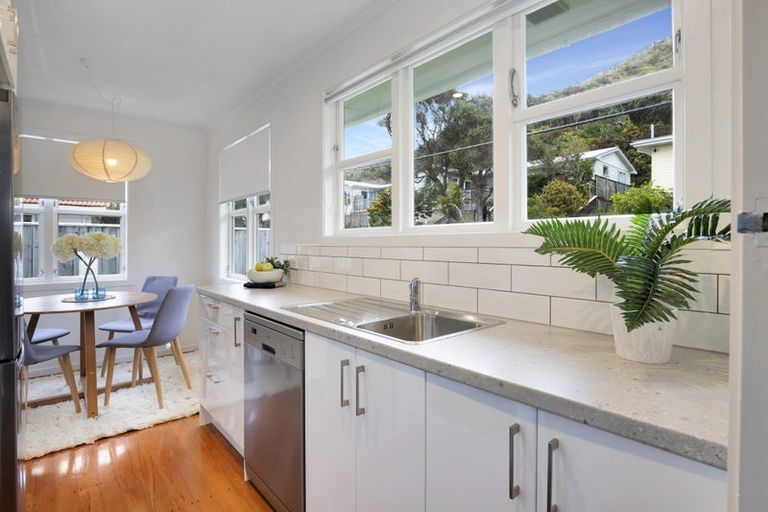 Photo of property in 3 Voltaire Street, Karori, Wellington, 6012