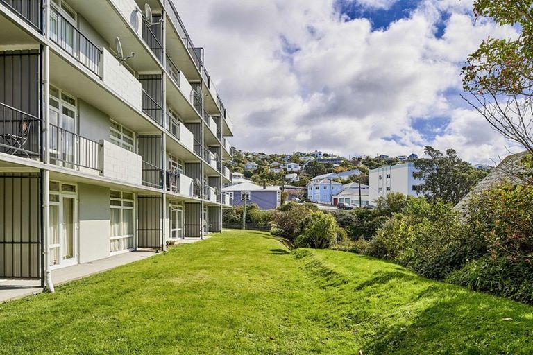 Photo of property in 1a/145 Ohiro Road, Brooklyn, Wellington, 6021