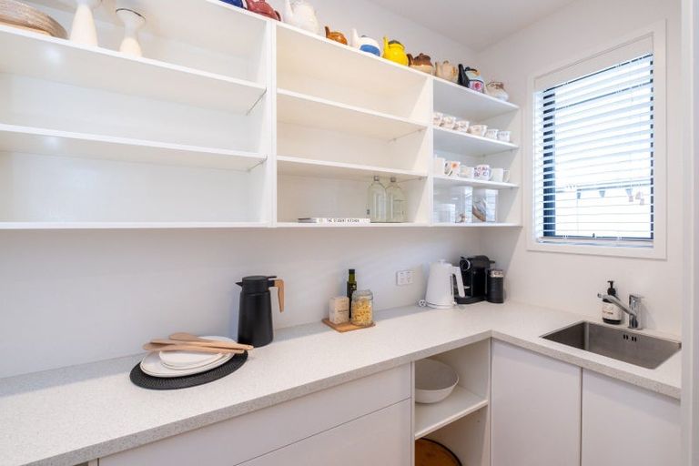 Photo of property in 131 Arataki Road, Havelock North, 4130