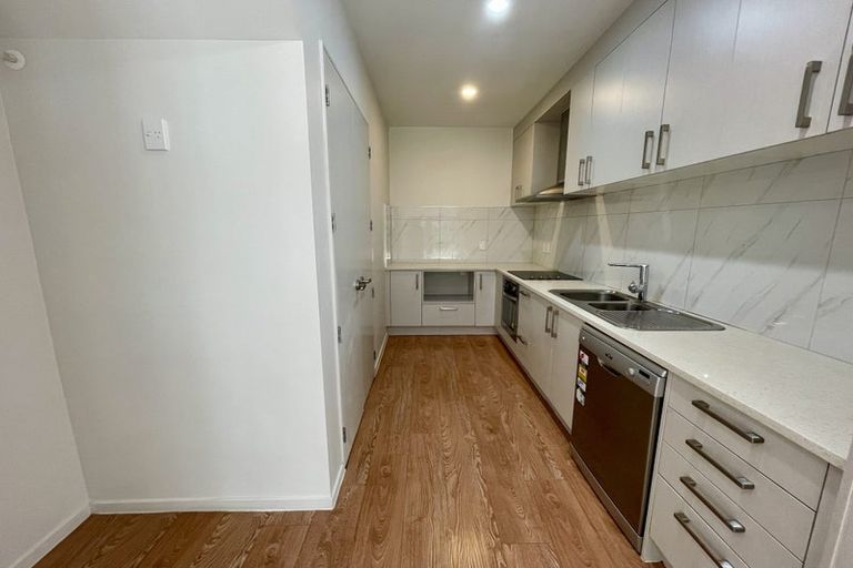 Photo of property in 6b Carlos Drive, Flat Bush, Auckland, 2016