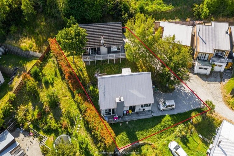 Photo of property in 21 Watts Road, Fernhill, Queenstown, 9300