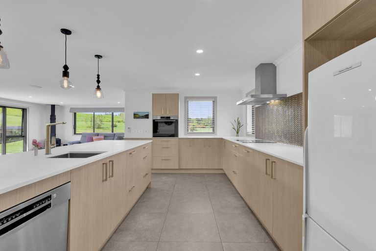 Photo of property in 14 Oakridge Place, Morrinsville, 3375