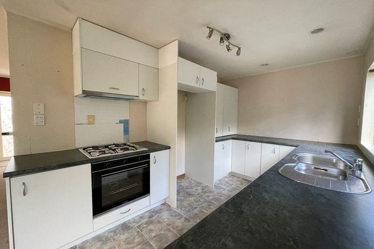 Photo of property in 10 Granville Drive, Massey, Auckland, 0614