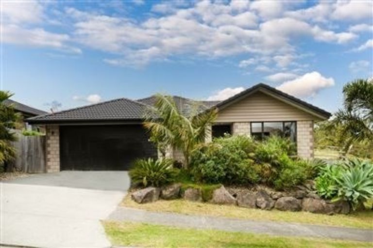Photo of property in 22 Jezero Drive, Massey, Auckland, 0614