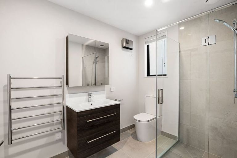 Photo of property in 8/79 Edmonton Road, Henderson, Auckland, 0612