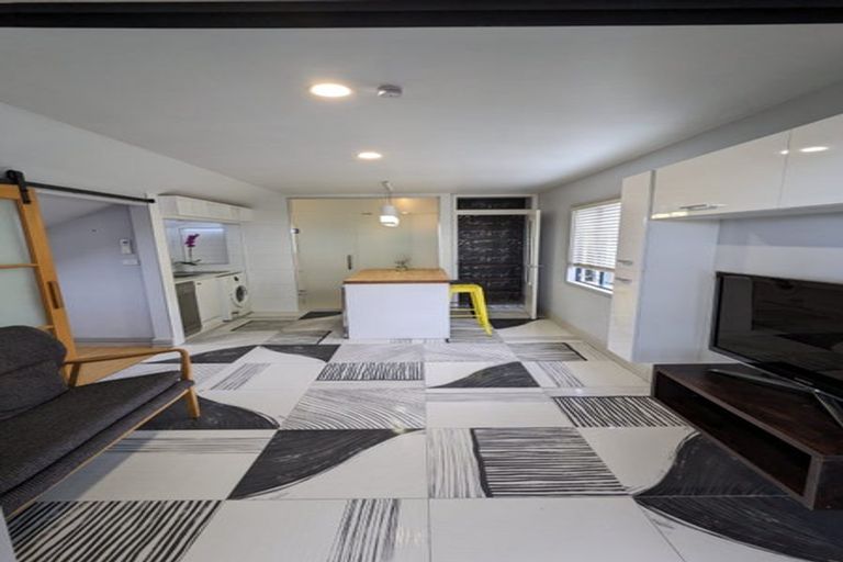 Photo of property in 19 Millstream Drive, Henderson, Auckland, 0610
