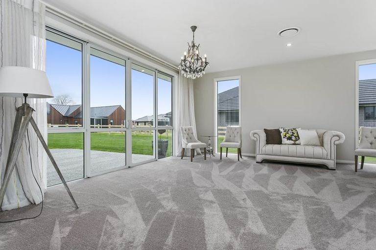 Photo of property in 129 Saint Kilda Road, Cambridge, 3434