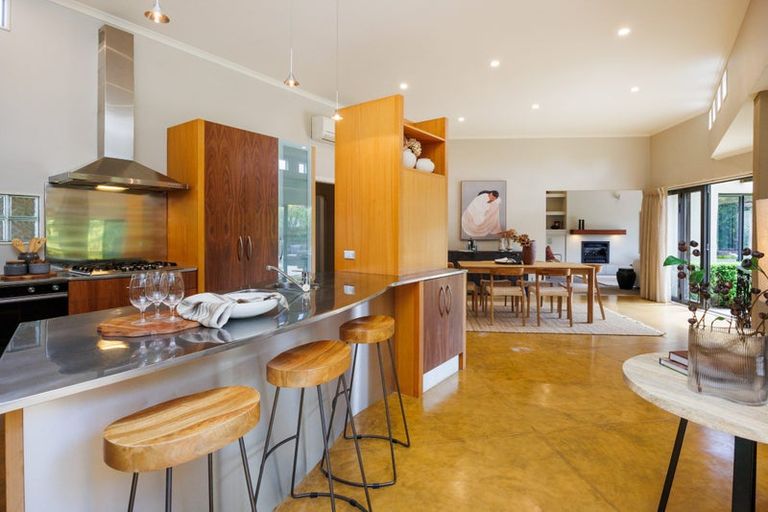 Photo of property in 3 The Oaks, Awapuni, Palmerston North, 4412