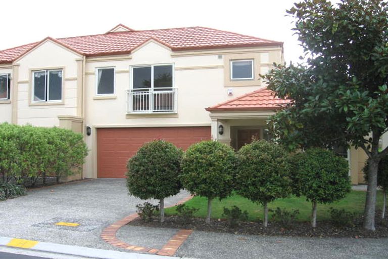 Photo of property in 1 Pilsdon Place, New Lynn, Auckland, 0600