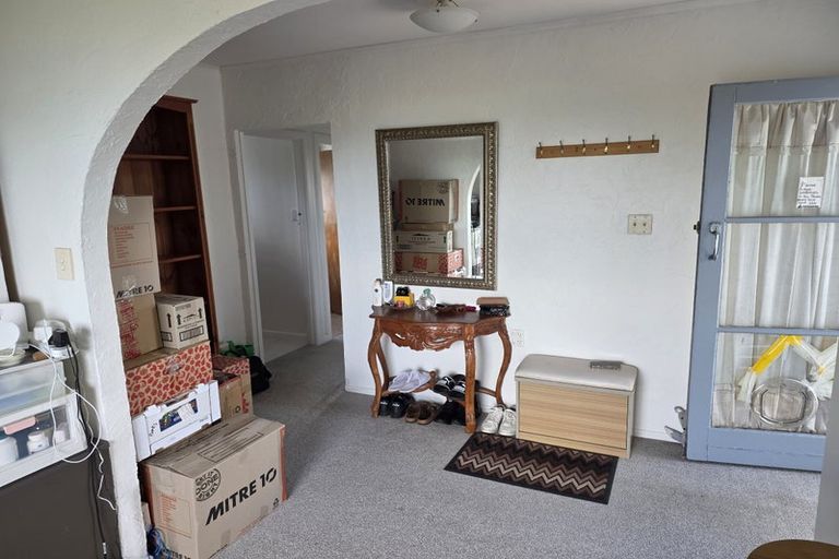 Photo of property in 521 East Coast Road, Murrays Bay, Auckland, 0630