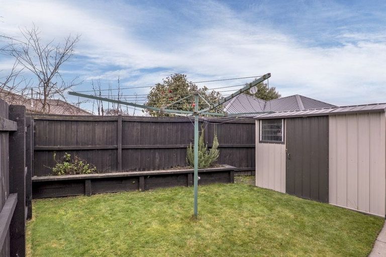 Photo of property in 18 Dunaverty Place, Broomfield, Christchurch, 8042
