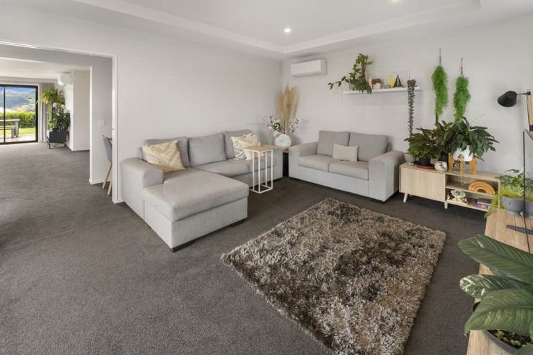 Photo of property in 11 Huntaway Close, Stoke, Nelson, 7011