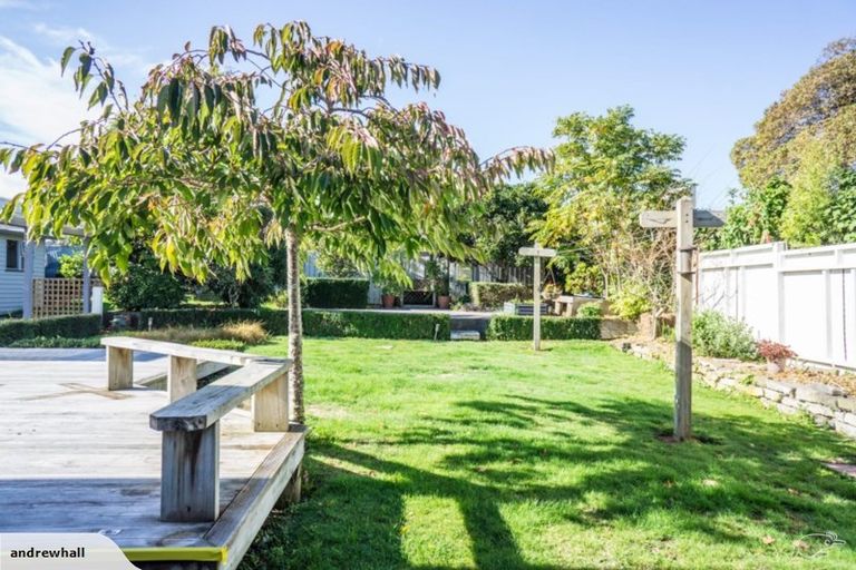 Photo of property in 7 Leybourne Avenue, Waikanae, 5036