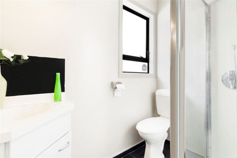 Photo of property in 14 Poto Street, Te Atatu South, Auckland, 0610