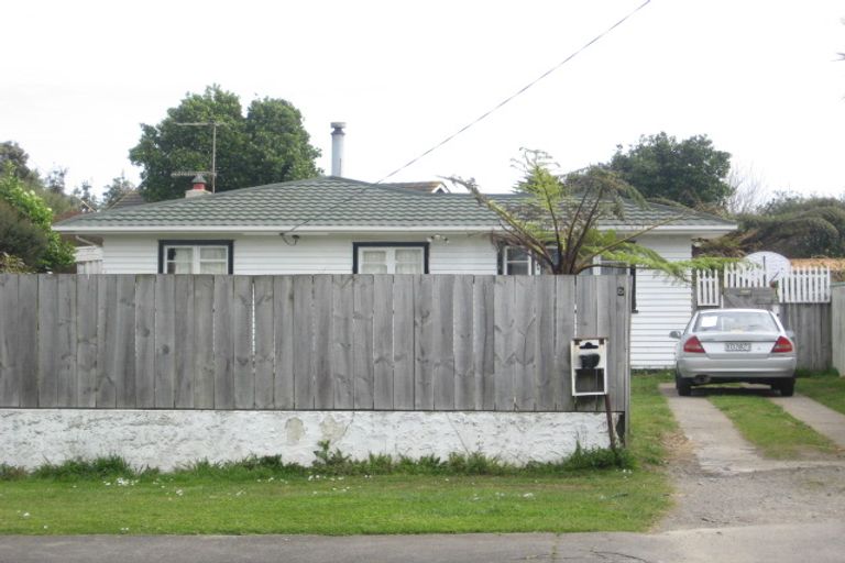 Photo of property in 5 Paritutu Road, Spotswood, New Plymouth, 4310