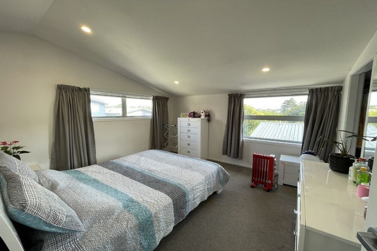 Photo of property in 61u2 Black Rock Road, Newlands, Wellington, 6037
