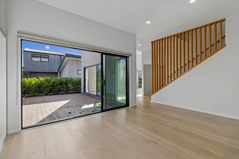 Photo of property in 8 Matau Way, Hauraki, 0622