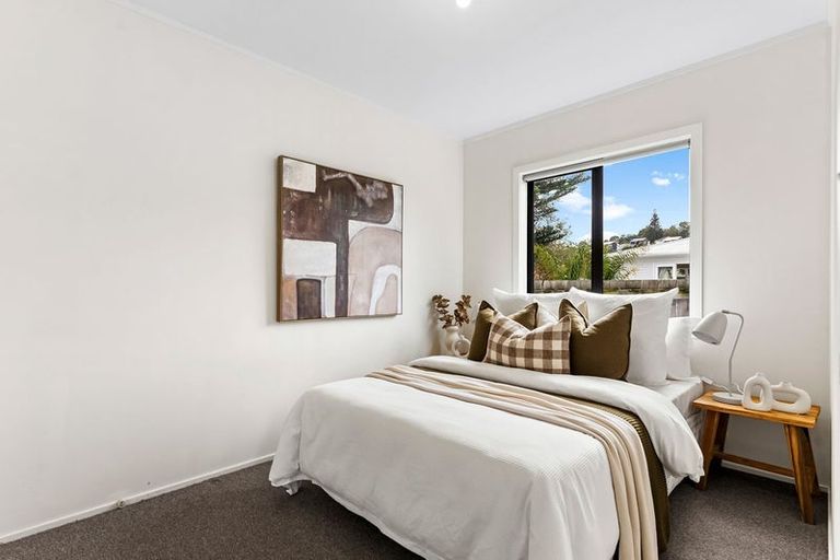 Photo of property in 9 Ivy Place, Birkdale, Auckland, 0626