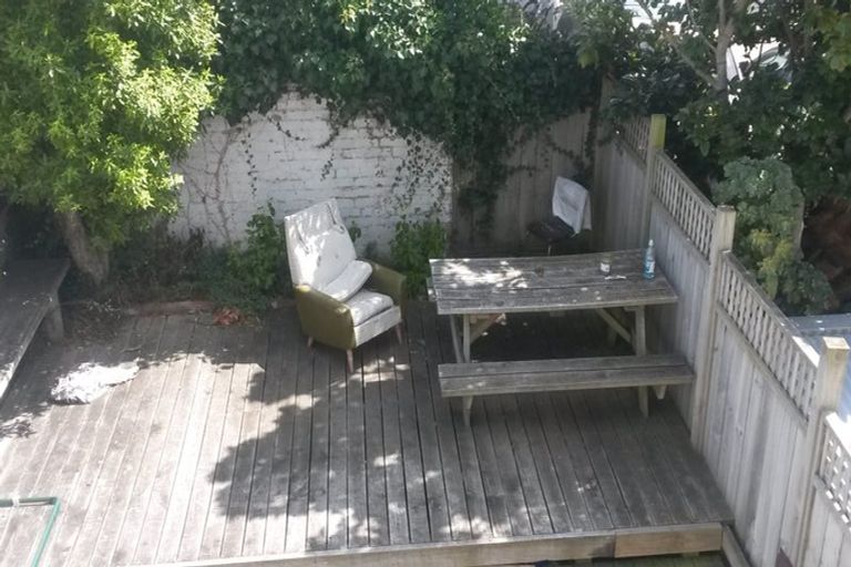 Photo of property in 48-50 Porritt Avenue, Mount Victoria, Wellington, 6011