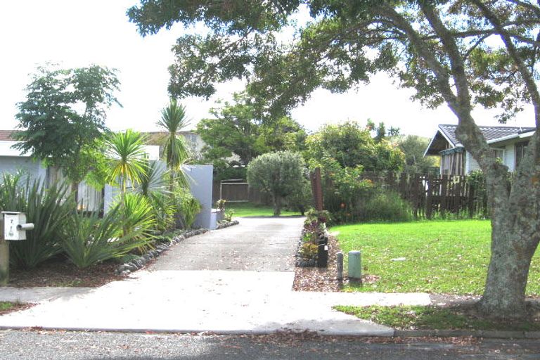 Photo of property in 2/7 Pinero Place, Bucklands Beach, Auckland, 2014