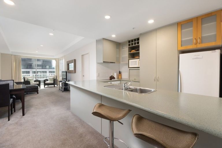 Photo of property in 12 Maunganui Road, Mount Maunganui, 3116