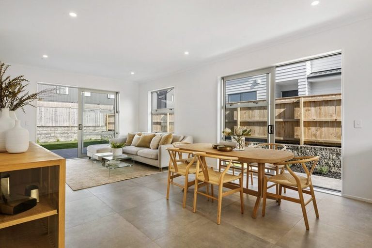 Photo of property in 3 Owen Chapman Drive, Red Beach, 0932